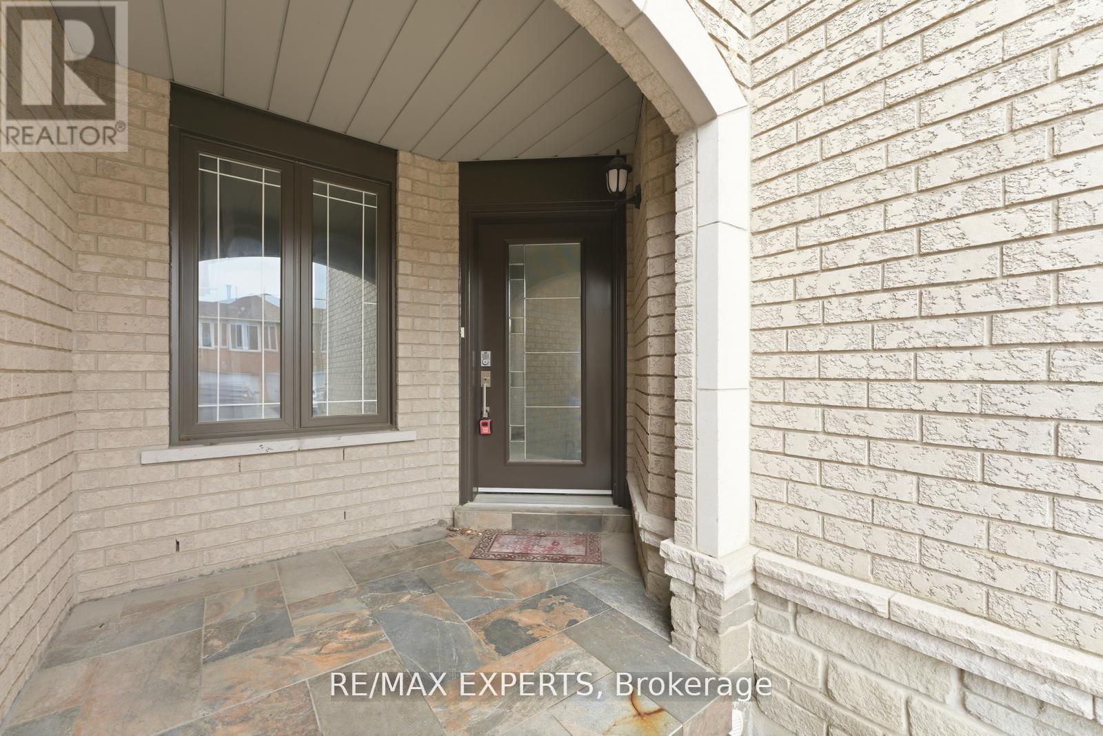 22 Wedgewood Place, Vaughan, Ontario  L4K 4X7 - Photo 3 - N13109868