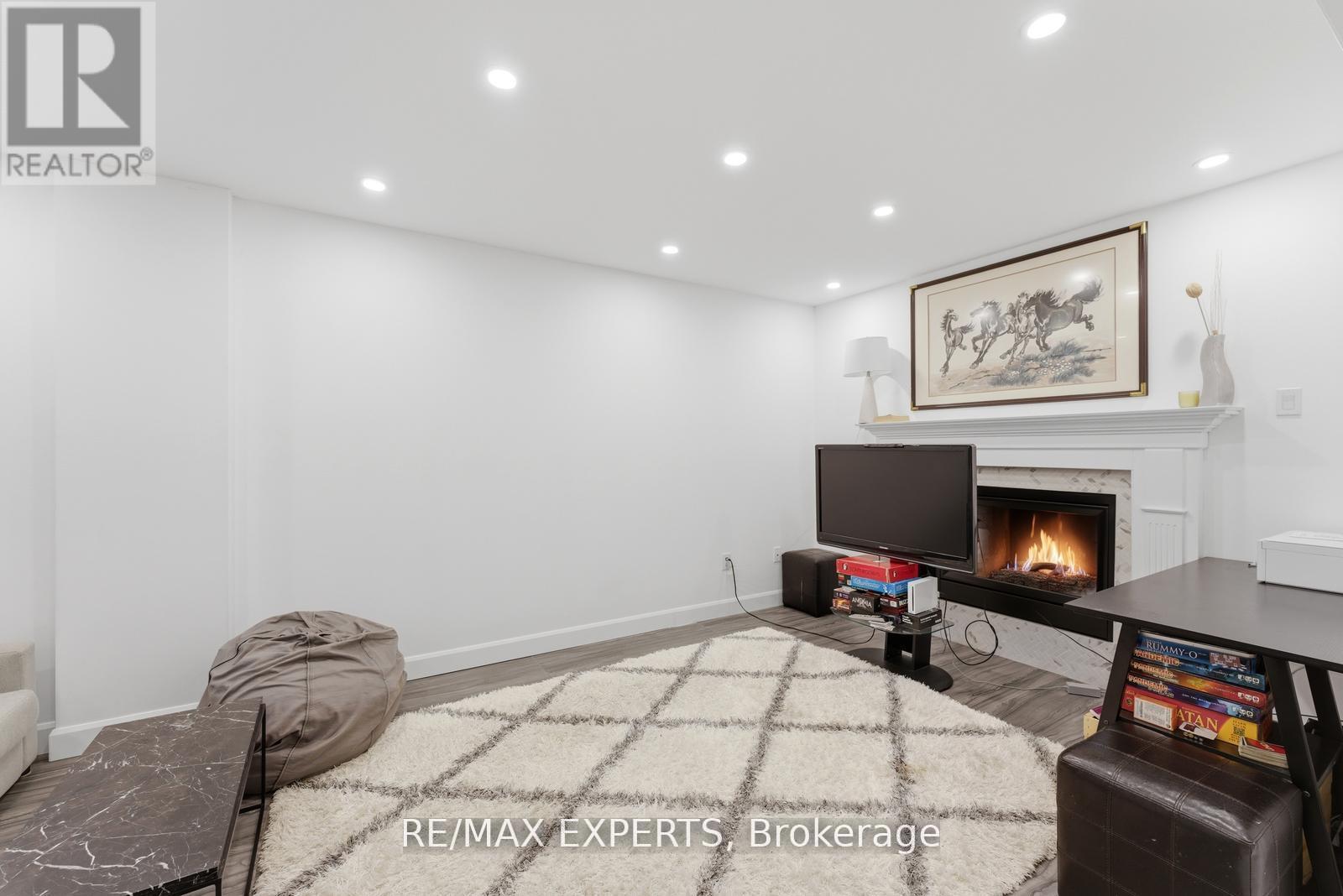 22 Wedgewood Place, Vaughan, Ontario  L4K 4X7 - Photo 7 - N13109868