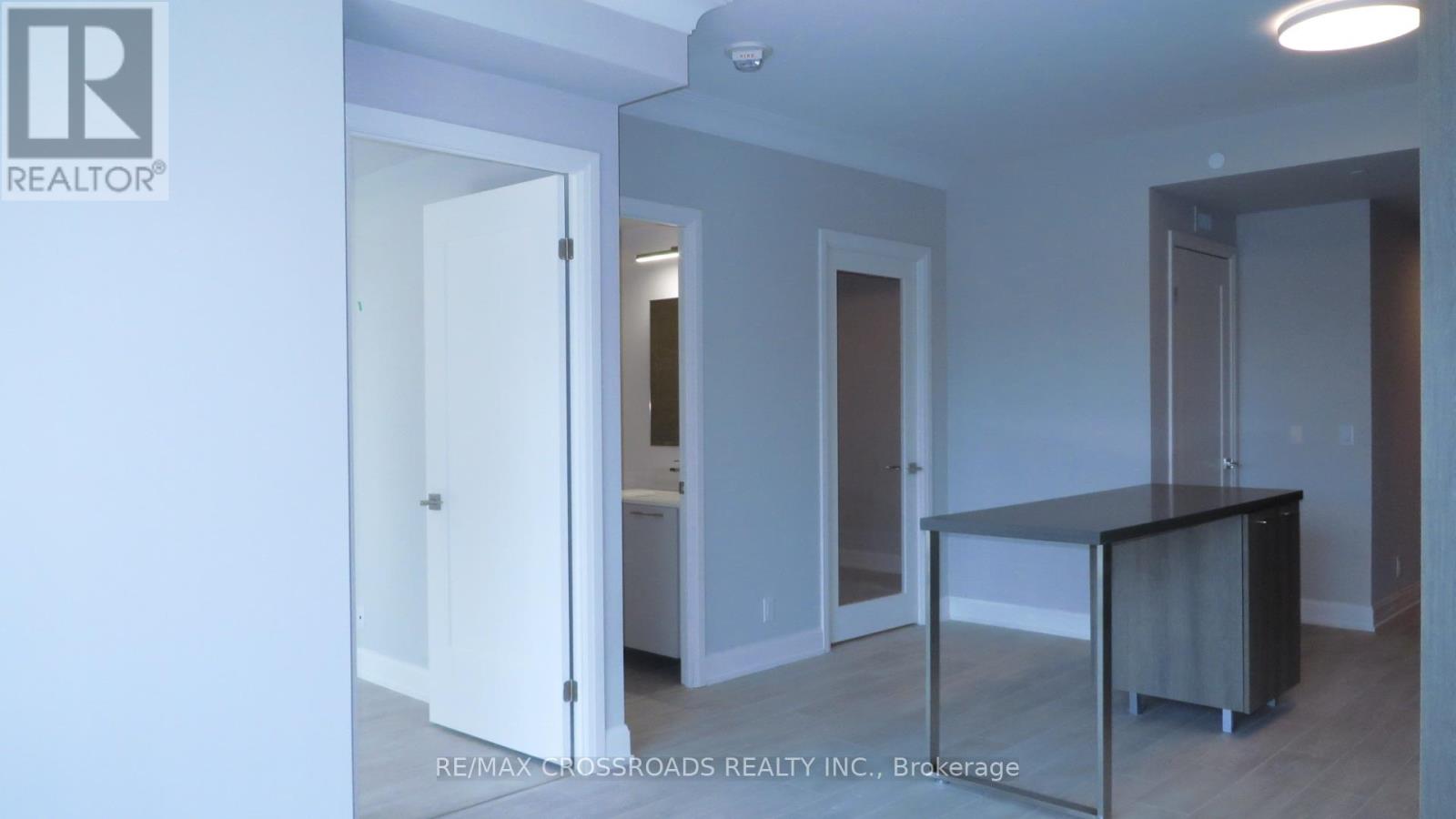 610 - 18 Water Walk Drive, Markham, Ontario  L3R 6L5 - Photo 10 - N13109884