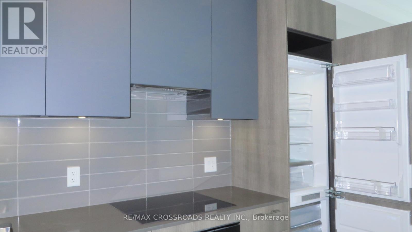 610 - 18 Water Walk Drive, Markham, Ontario  L3R 6L5 - Photo 5 - N13109884
