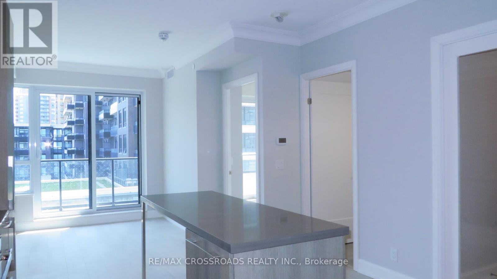 610 - 18 Water Walk Drive, Markham, Ontario  L3R 6L5 - Photo 9 - N13109884