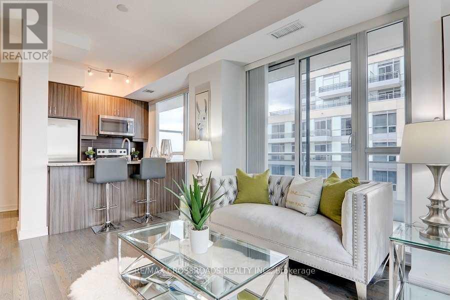 1704 - 9201 Yonge Street, Richmond Hill, Ontario  L4C 6Z2 - Photo 12 - N13109934