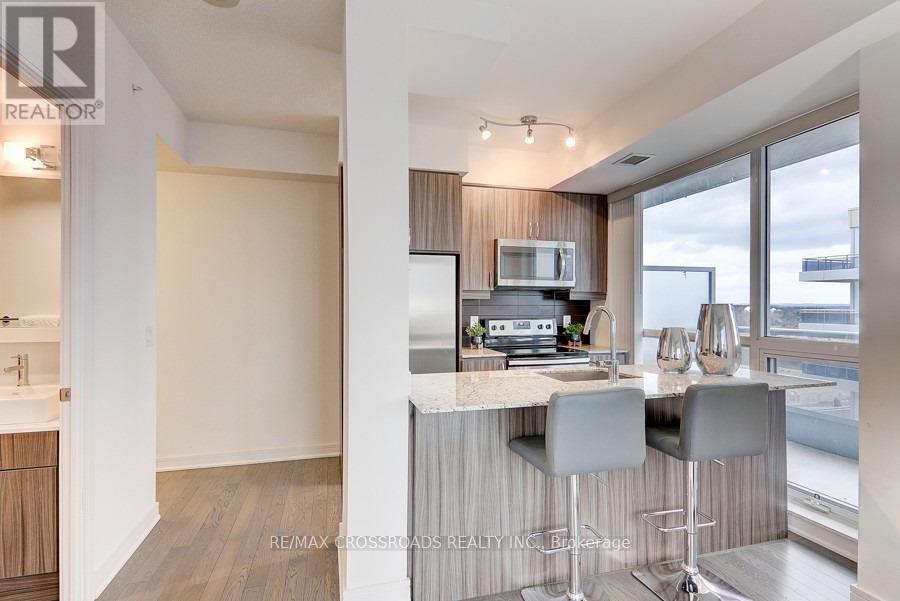 1704 - 9201 Yonge Street, Richmond Hill, Ontario  L4C 6Z2 - Photo 13 - N13109934