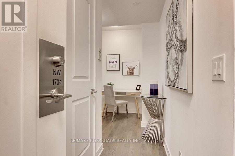 1704 - 9201 Yonge Street, Richmond Hill, Ontario  L4C 6Z2 - Photo 2 - N13109934