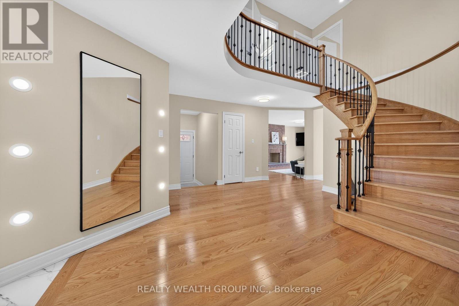 42 Cherhill Drive, Vaughan, Ontario  L6A 1H6 - Photo 5 - N13109956