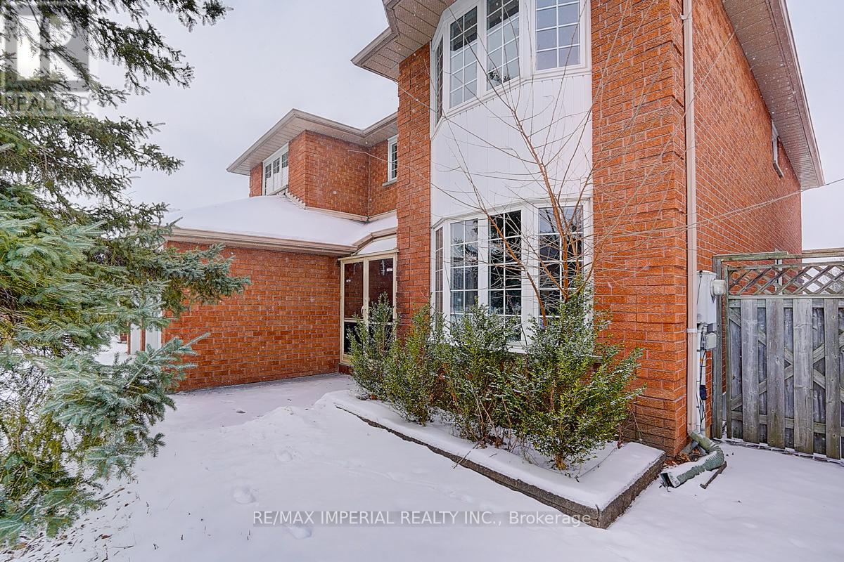 45 Kew Gardens, Richmond Hill, Ontario  L4B 1R6 - Photo 2 - N13110006
