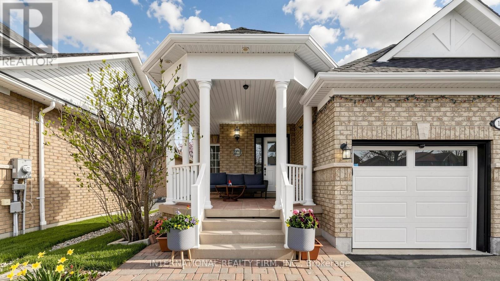 14 Stuart Avenue, Barrie, Ontario  L4M 0A1 - Photo 4 - S13109912