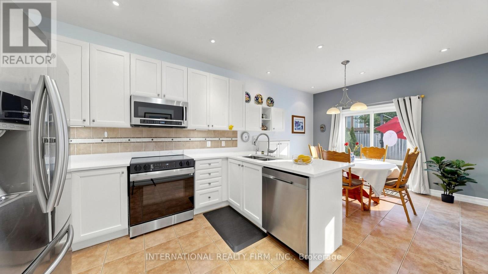 14 Stuart Avenue, Barrie, Ontario  L4M 0A1 - Photo 7 - S13109912