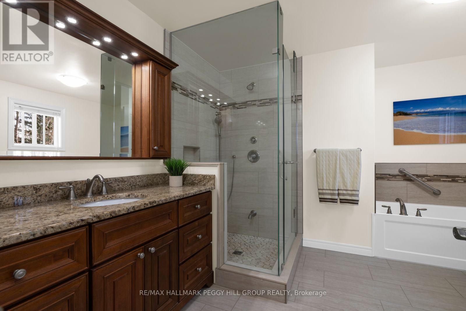 142 Ferndale Drive S, Barrie, Ontario  L4N 6Y6 - Photo 12 - S13110016