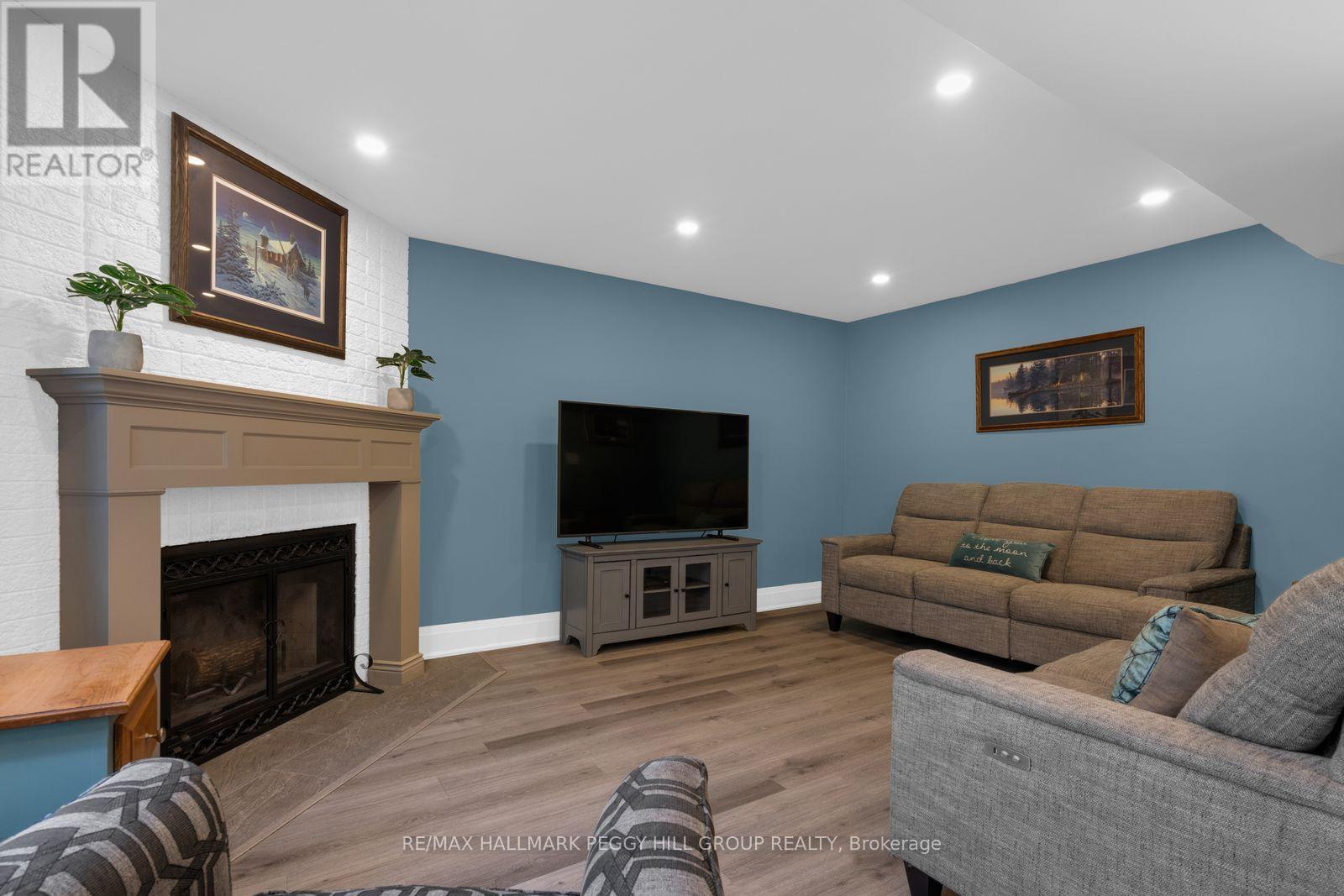 142 Ferndale Drive S, Barrie, Ontario  L4N 6Y6 - Photo 5 - S13110016