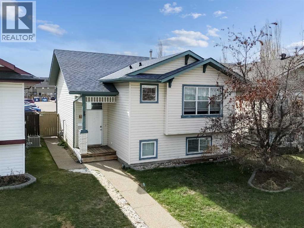 36 Lanterman Close, Red Deer, Alberta  T4R 3K3 - Photo 1 - A2308834