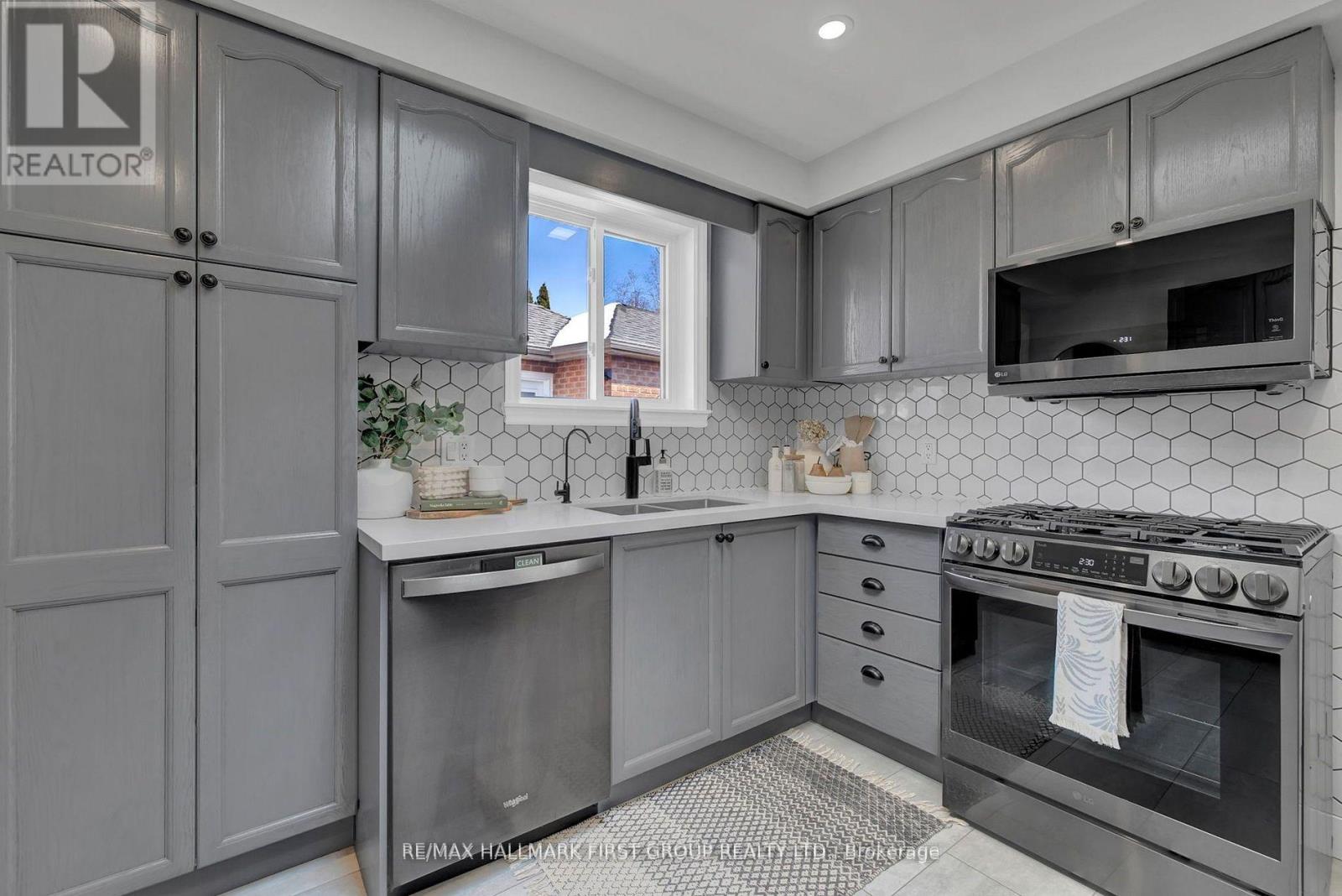159 Sandringham Drive, Clarington, Ontario  L1E 2G6 - Photo 10 - E13109920