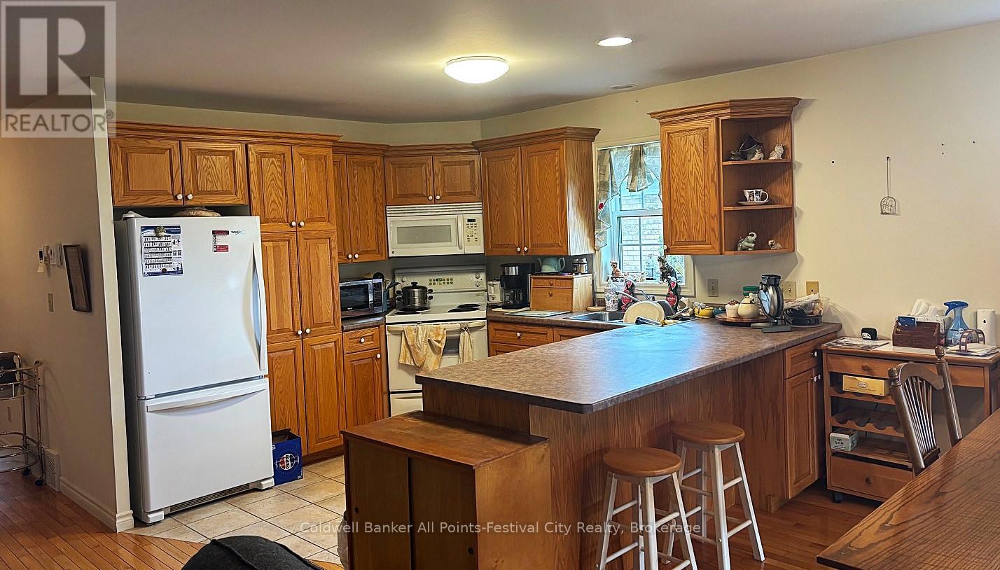 218 Bethune Crescent, Goderich, Ontario  N7A 4M7 - Photo 2 - X13109738