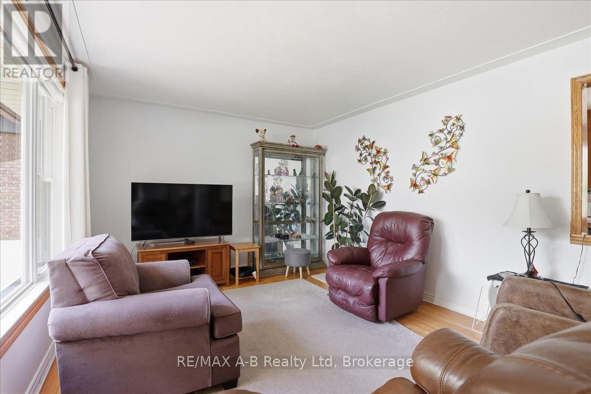 175 Mowat Street, Stratford, Ontario  N5A 2C2 - Photo 10 - X13109746