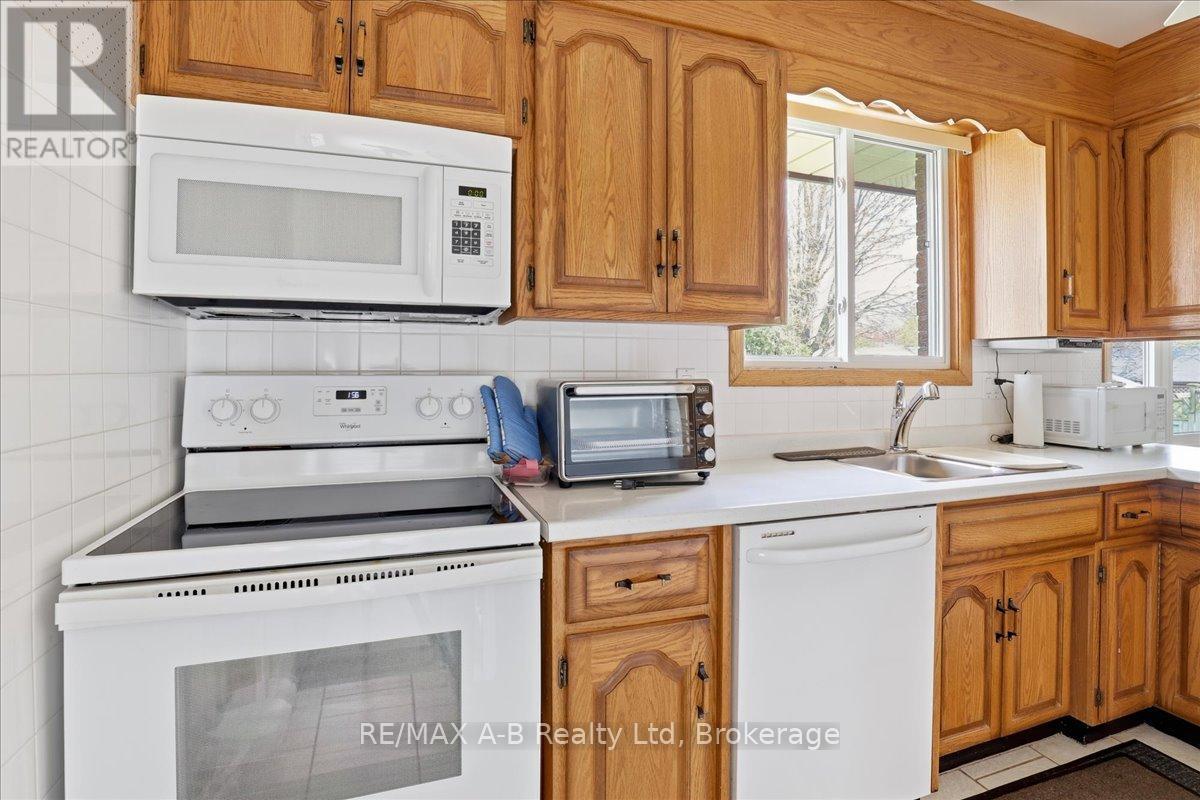 175 Mowat Street, Stratford, Ontario  N5A 2C2 - Photo 14 - X13109746
