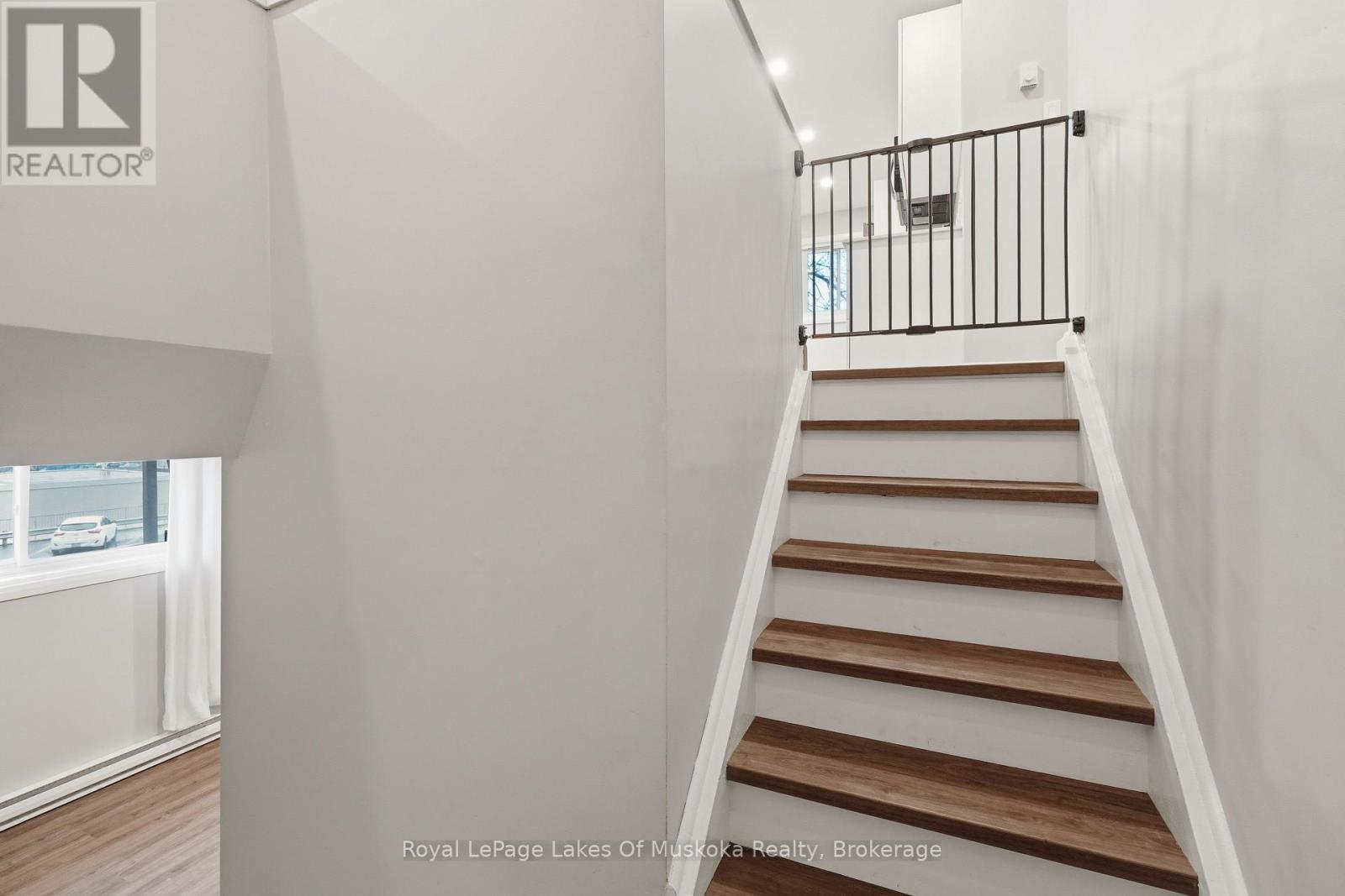 12 Manominee Street, Huntsville, Ontario  P1H 1H2 - Photo 17 - X13109850