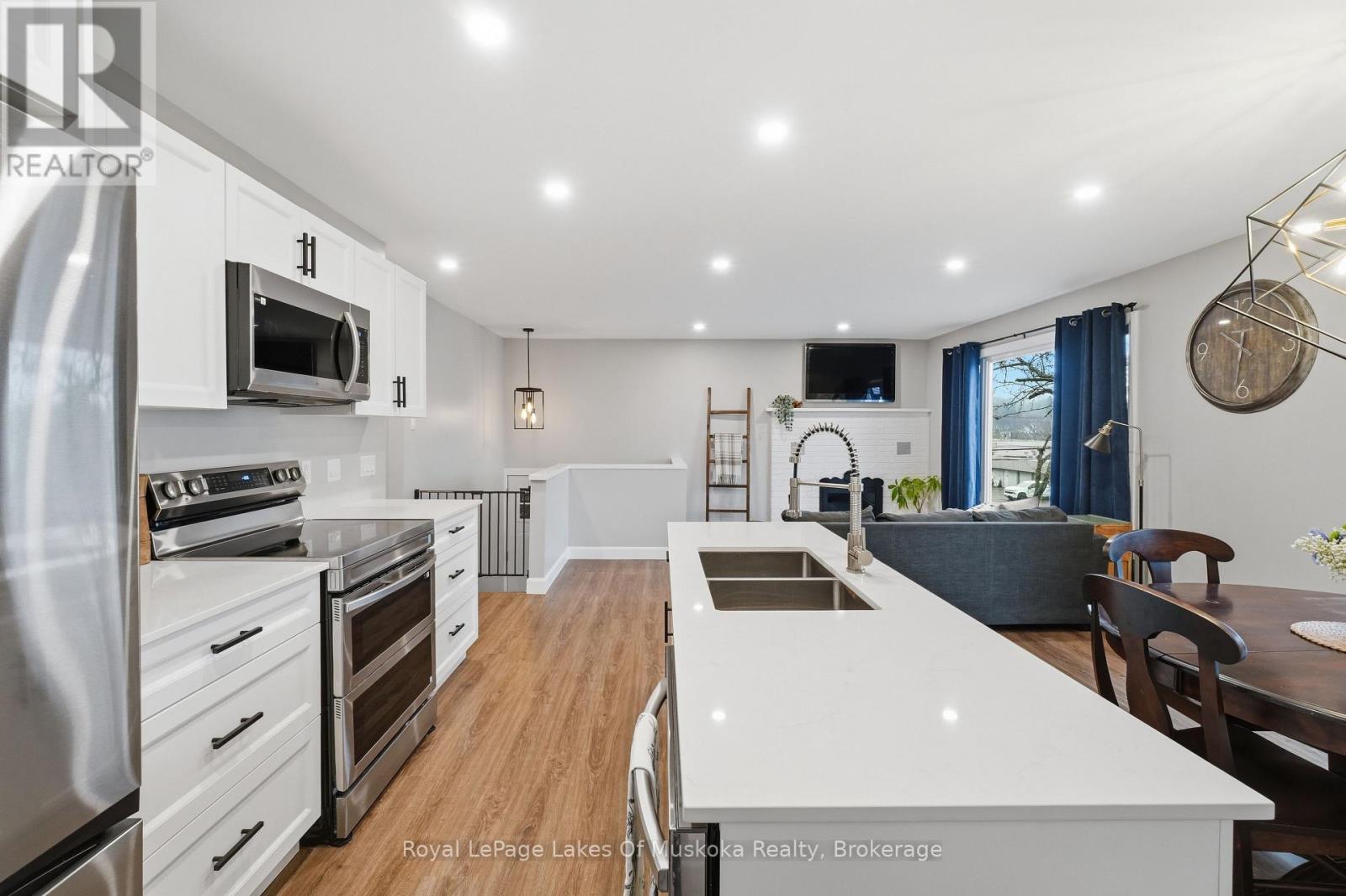 12 Manominee Street, Huntsville, Ontario  P1H 1H2 - Photo 8 - X13109850