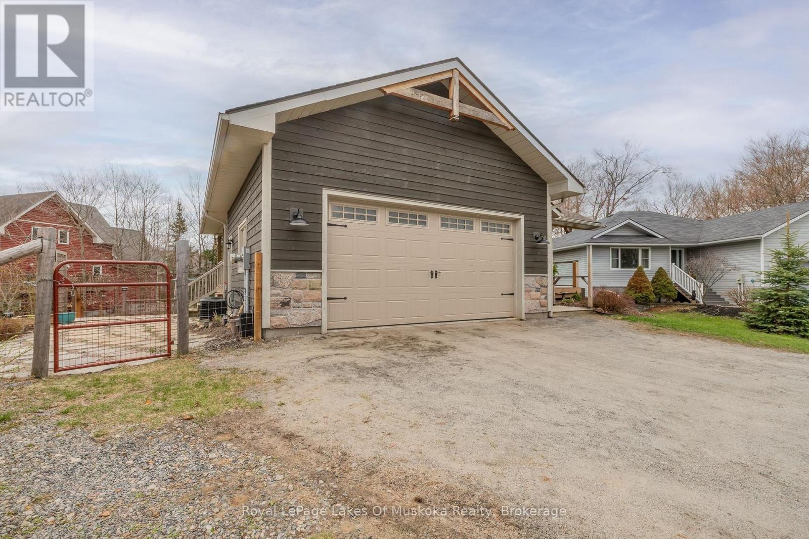 17 Hart Court, Huntsville, Ontario  P1H 1T6 - Photo 3 - X13109952