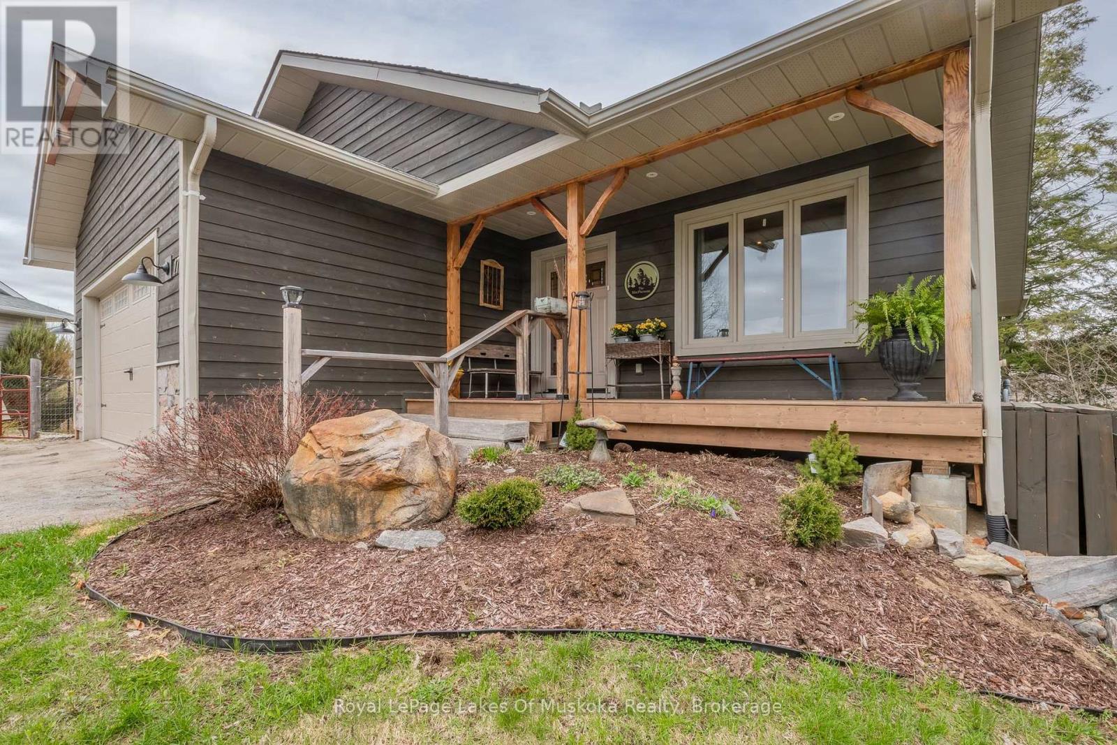 17 Hart Court, Huntsville, Ontario  P1H 1T6 - Photo 5 - X13109952