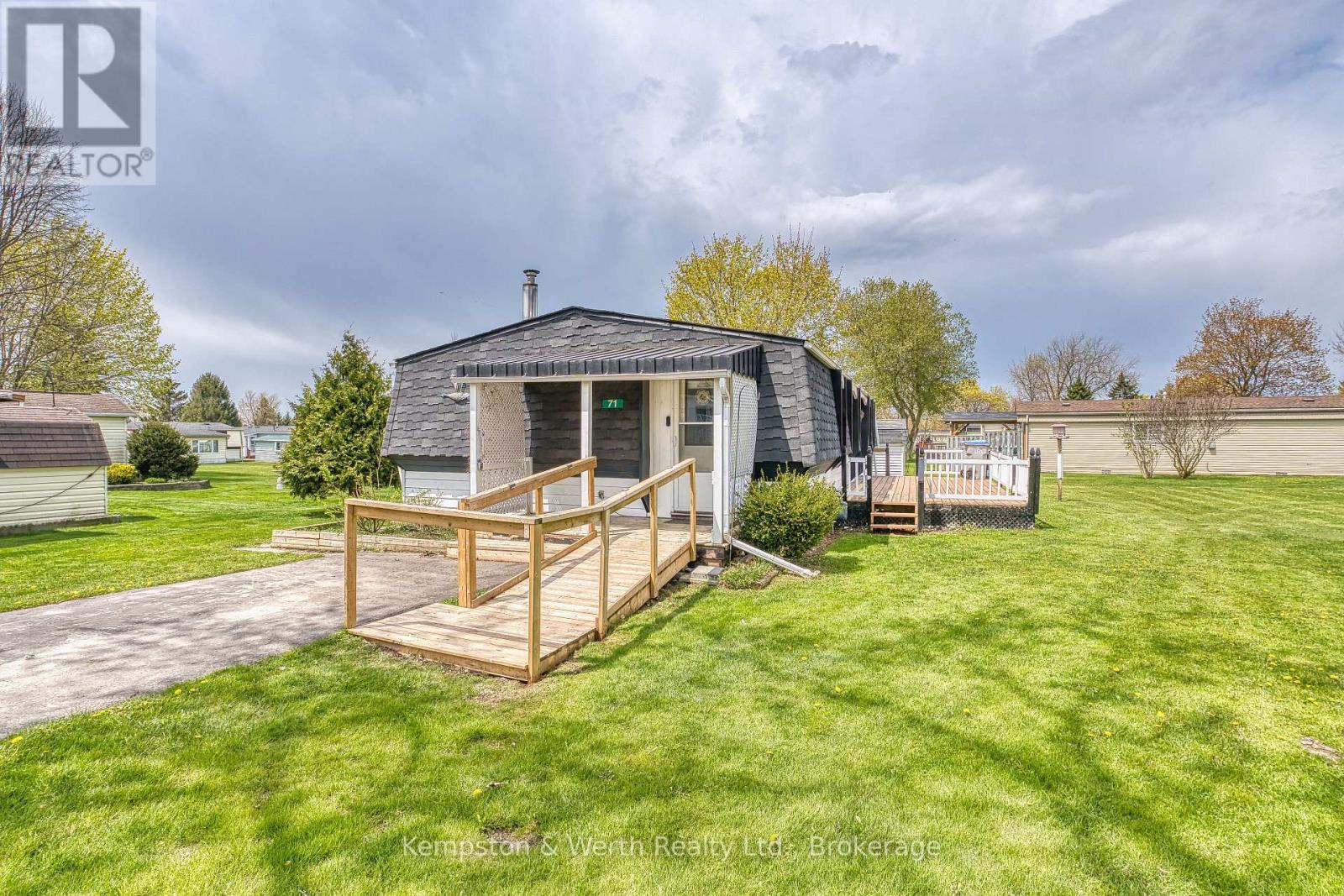 71 Fairview Crescent, North Perth, Ontario  N4W 3G8 - Photo 3 - X13109998
