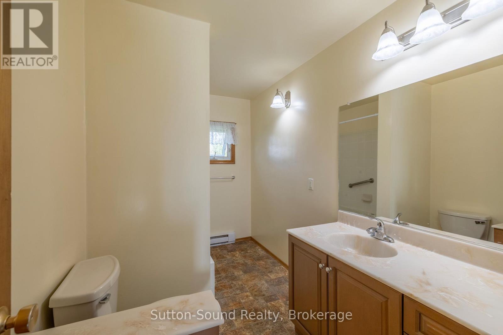 448 Isaac Street, South Bruce Peninsula, Ontario  N0H 2T0 - Photo 17 - X13110040