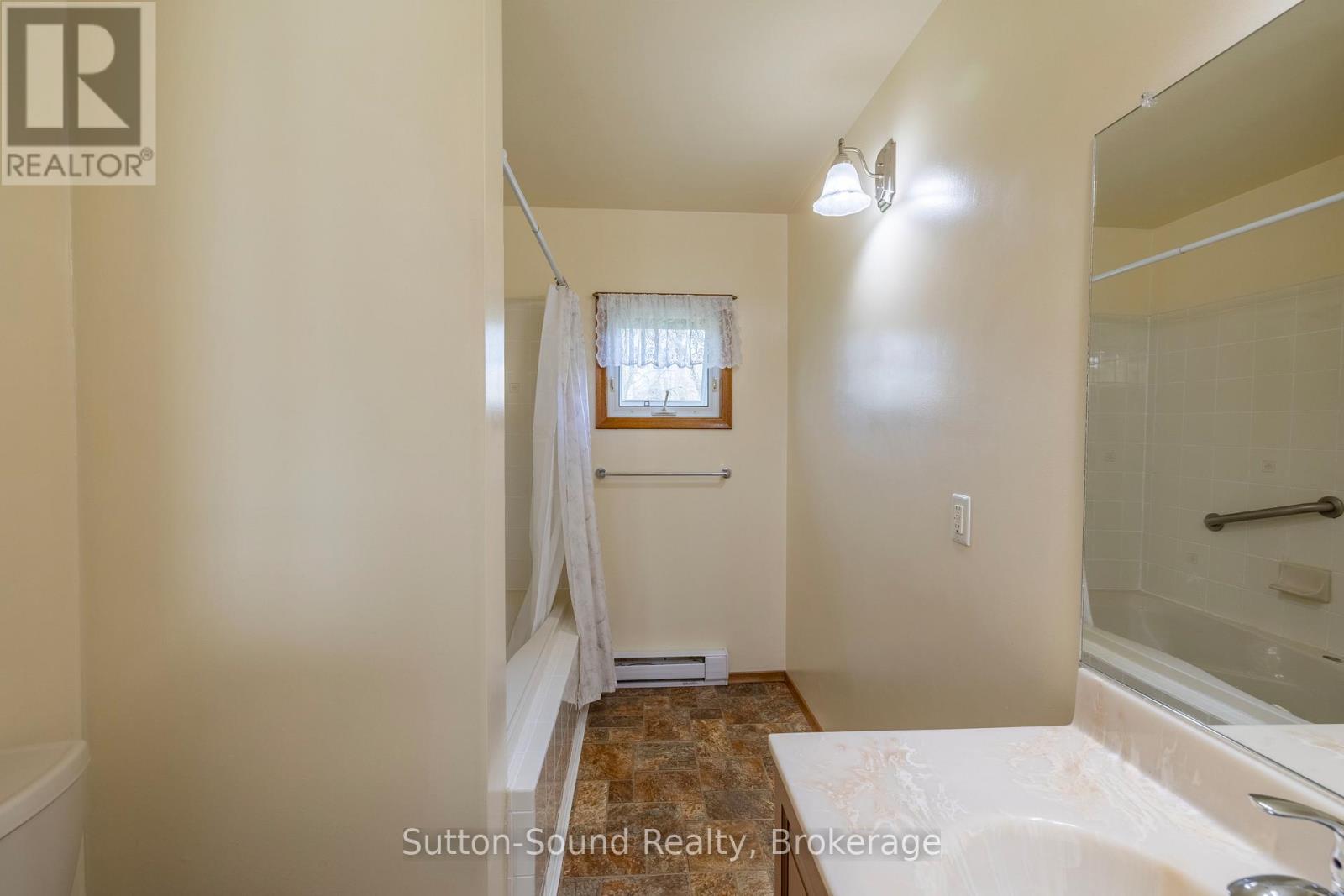 448 Isaac Street, South Bruce Peninsula, Ontario  N0H 2T0 - Photo 18 - X13110040