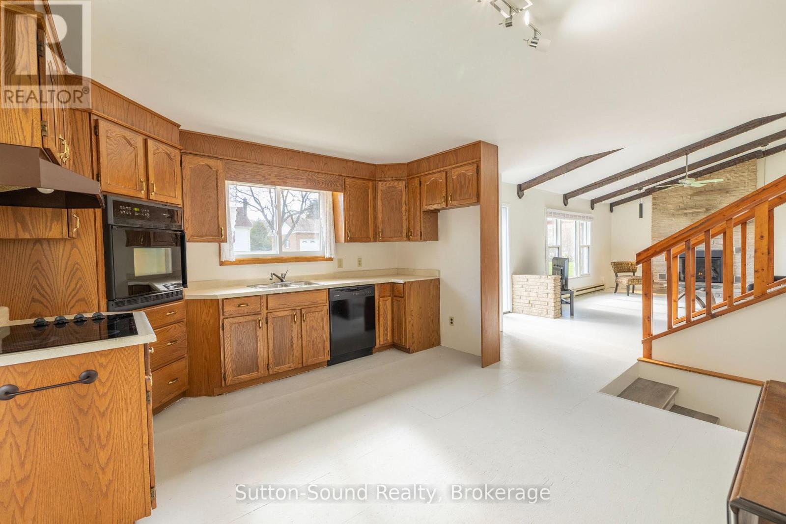 448 Isaac Street, South Bruce Peninsula, Ontario  N0H 2T0 - Photo 8 - X13110040