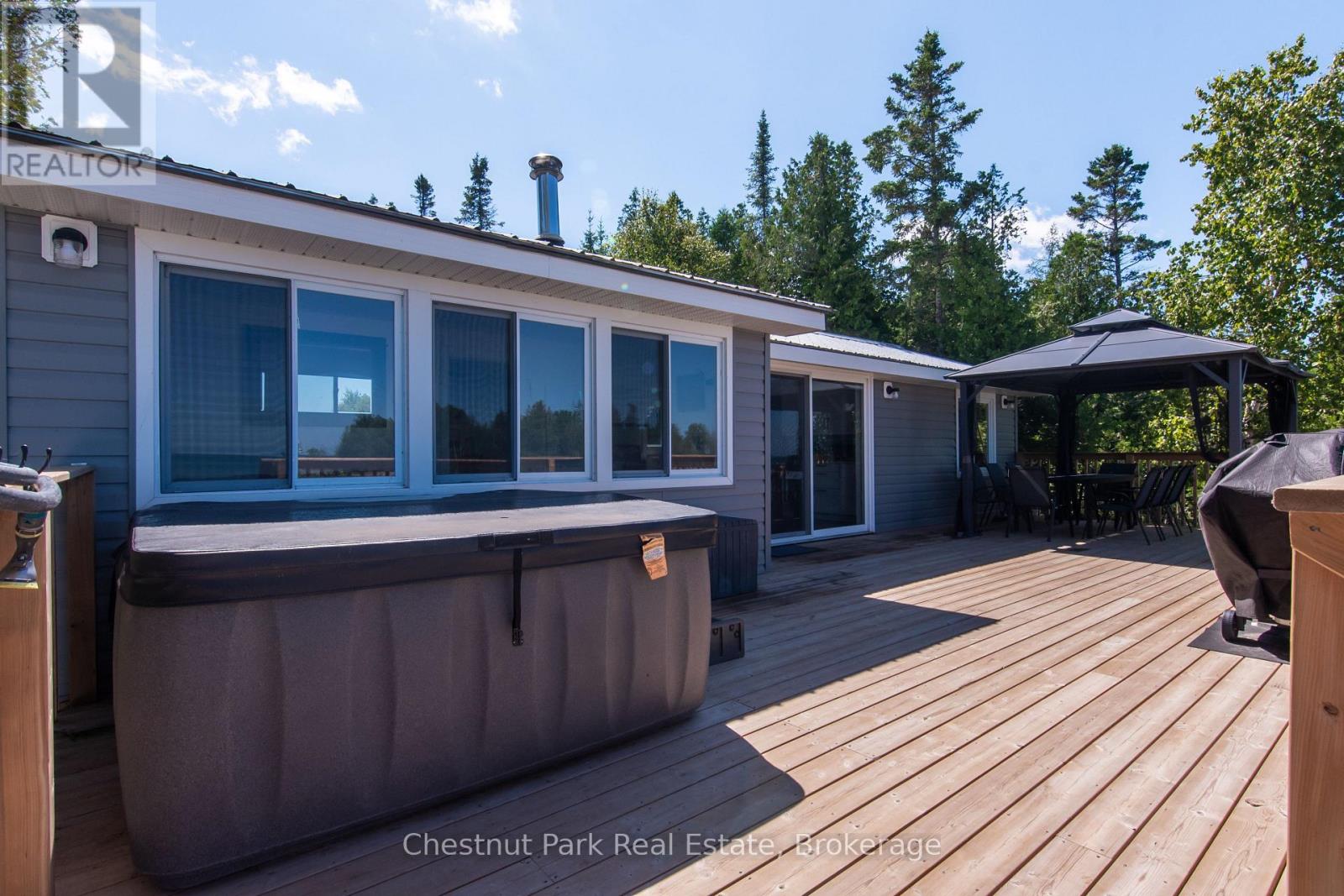 37 Ronald Street, Northern Bruce Peninsula, Ontario  N0H 1X0 - Photo 17 - X13110068