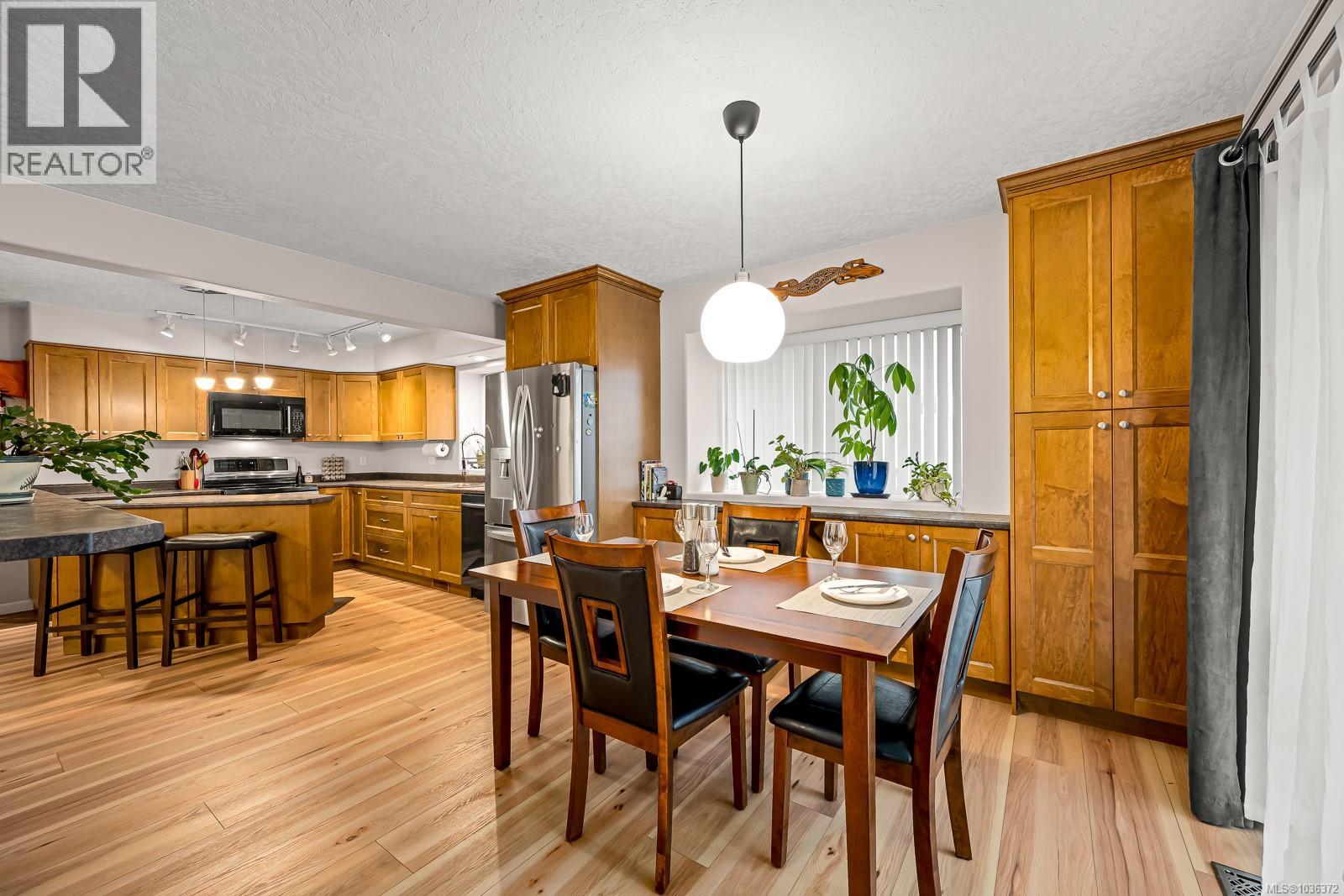 1103 View Pl, Courtenay, British Columbia  V9N 9B6 - Photo 11 - 1036372