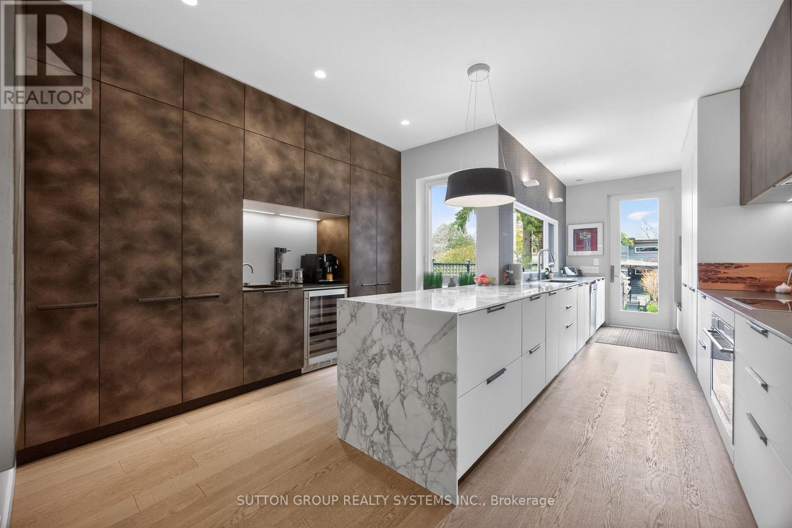 82 Kenneth Avenue, Toronto, Ontario  M6P 1J3 - Photo 13 - W13109742