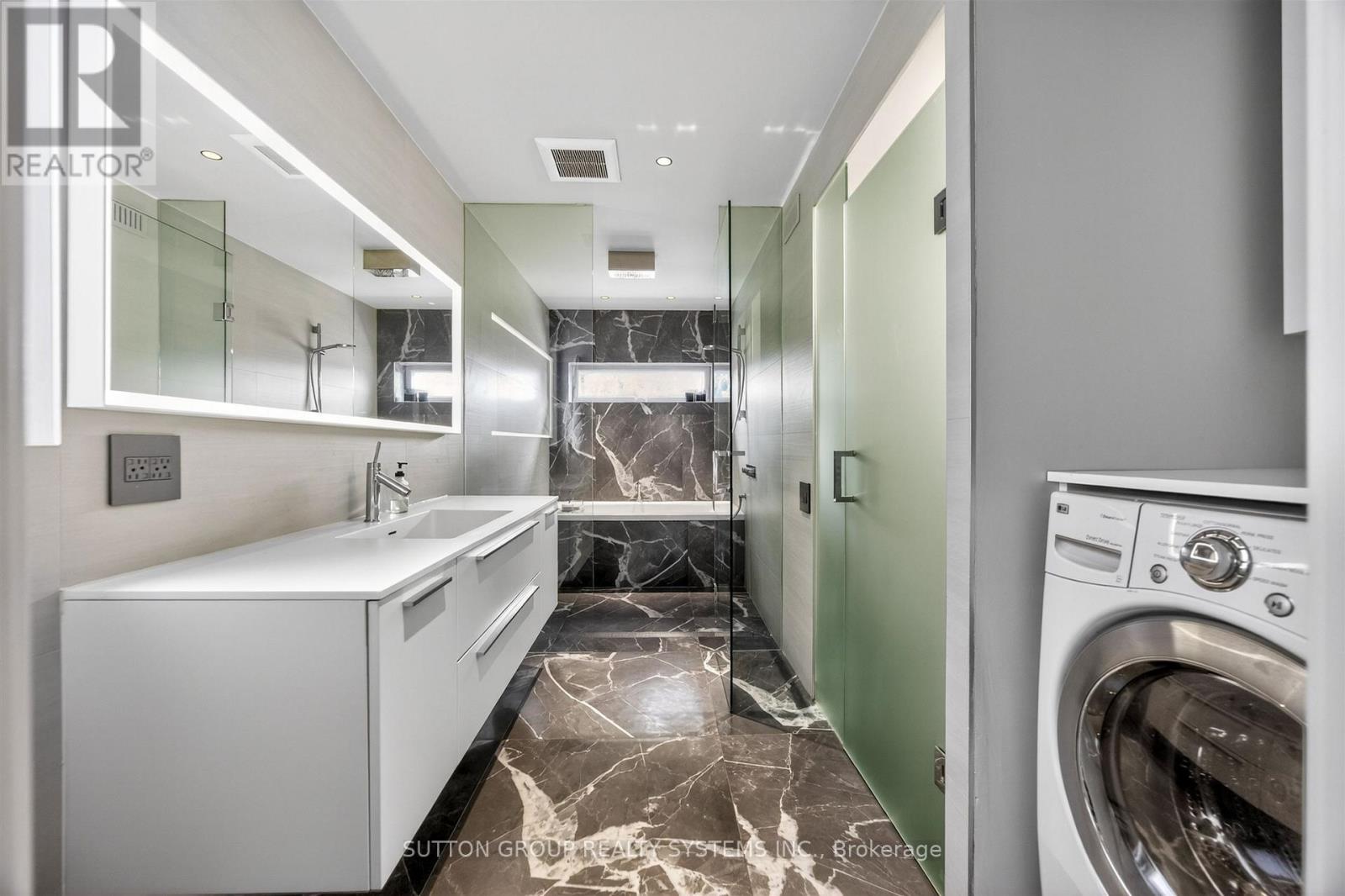 82 Kenneth Avenue, Toronto, Ontario  M6P 1J3 - Photo 20 - W13109742
