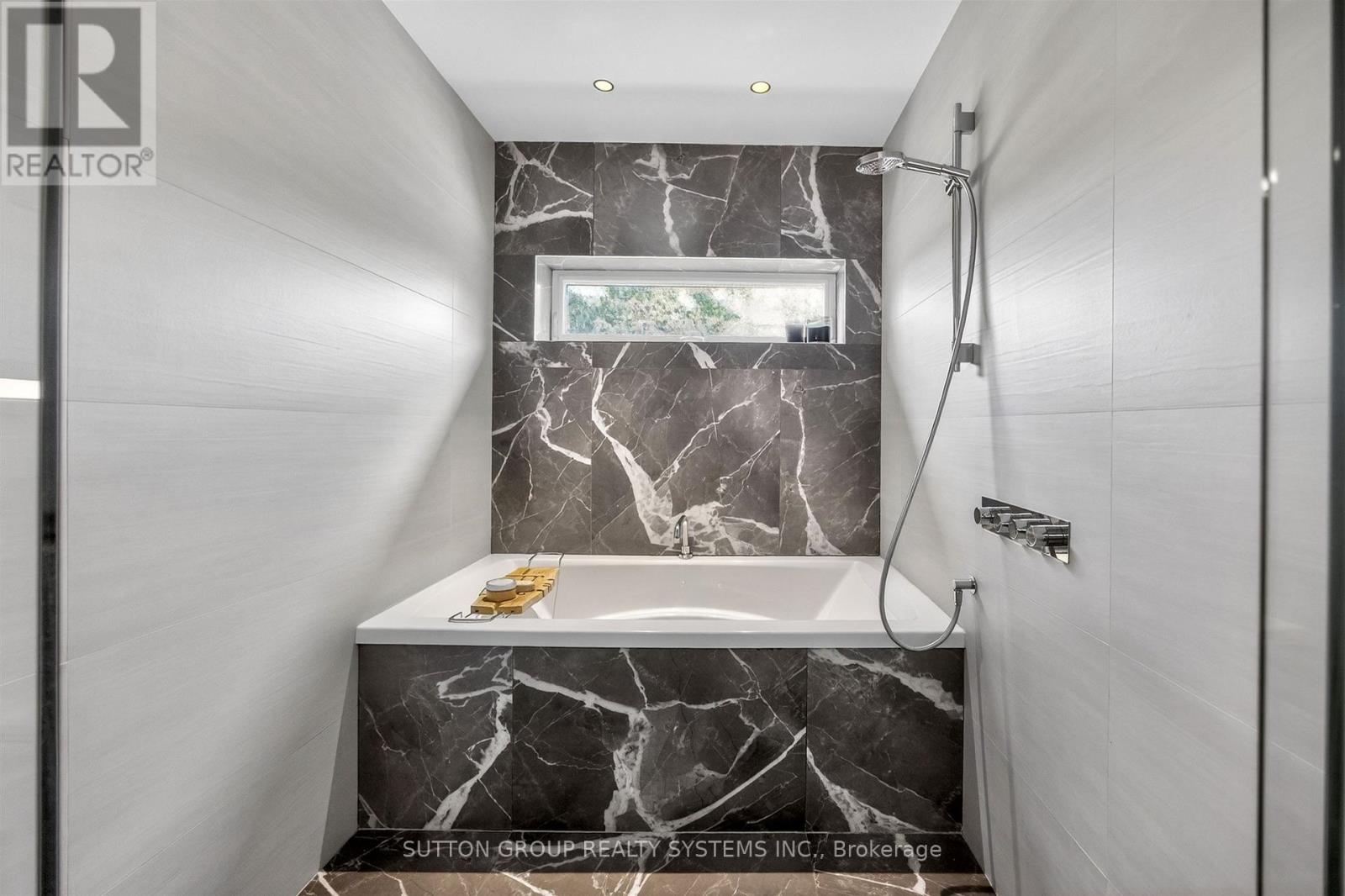 82 Kenneth Avenue, Toronto, Ontario  M6P 1J3 - Photo 21 - W13109742