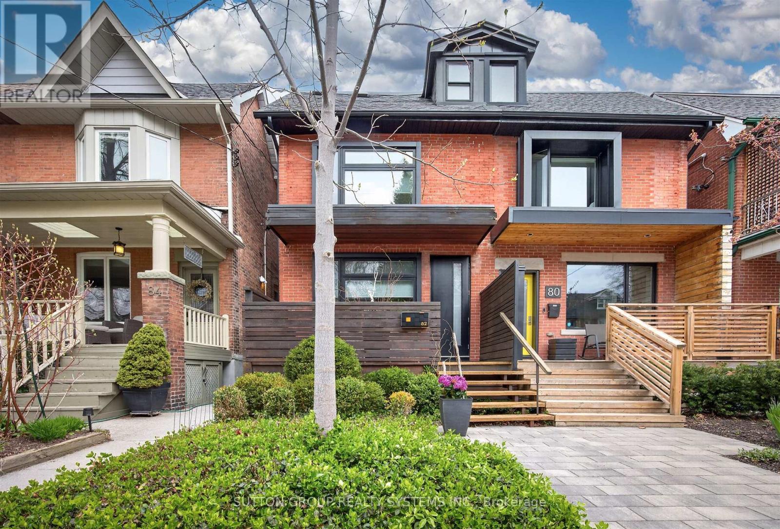 82 Kenneth Avenue, Toronto, Ontario  M6P 1J3 - Photo 3 - W13109742
