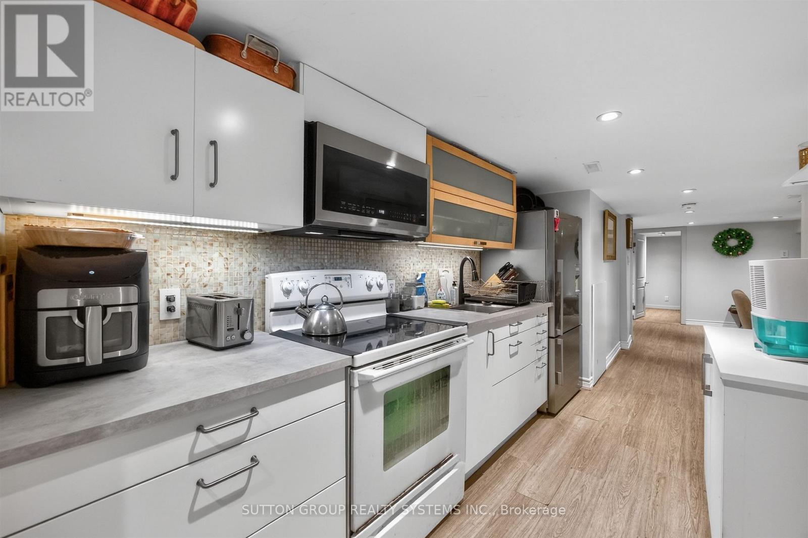 82 Kenneth Avenue, Toronto, Ontario  M6P 1J3 - Photo 32 - W13109742