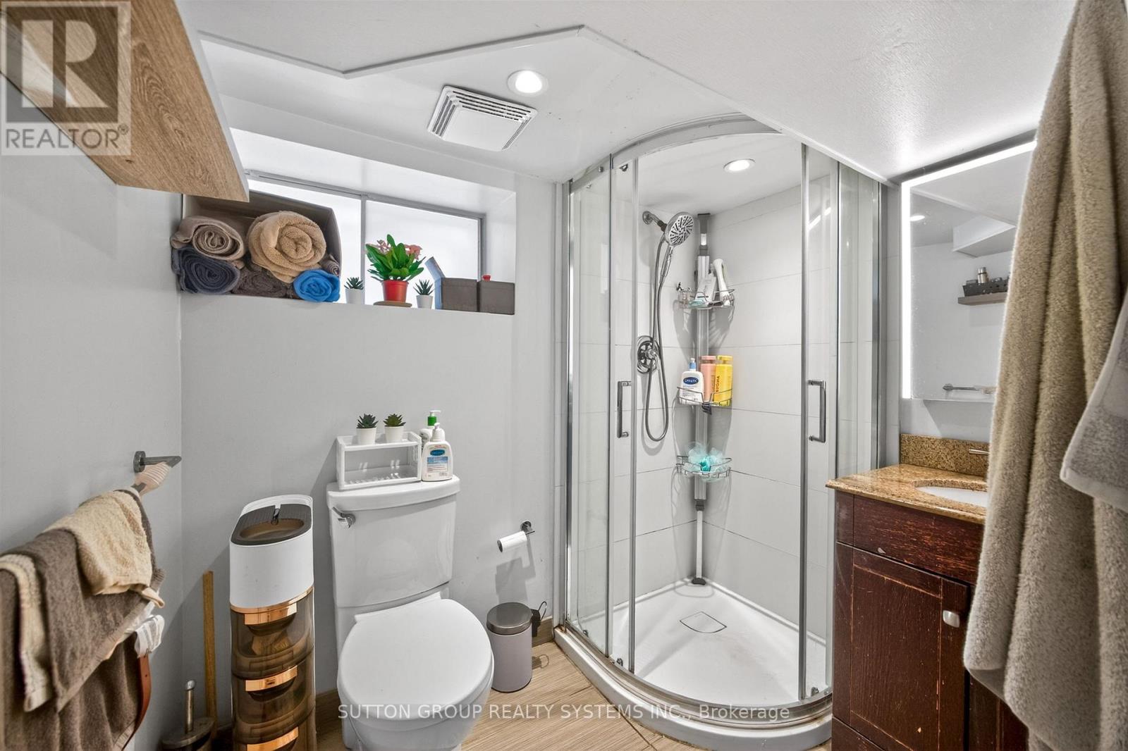 82 Kenneth Avenue, Toronto, Ontario  M6P 1J3 - Photo 34 - W13109742