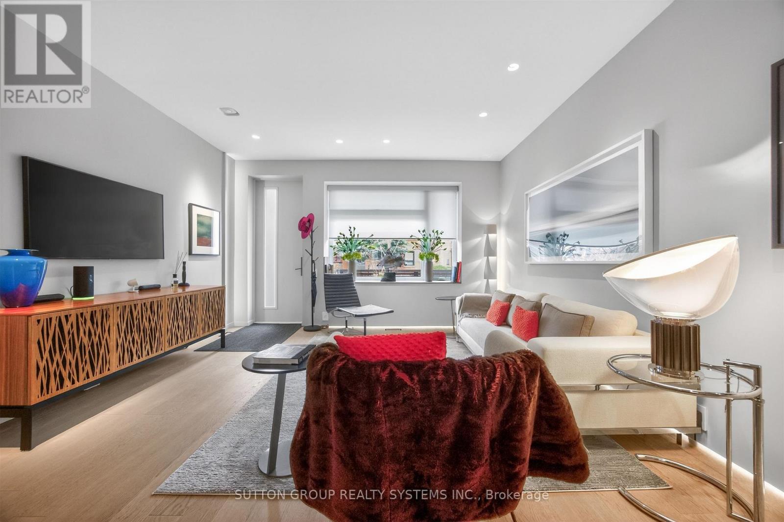 82 Kenneth Avenue, Toronto, Ontario  M6P 1J3 - Photo 7 - W13109742