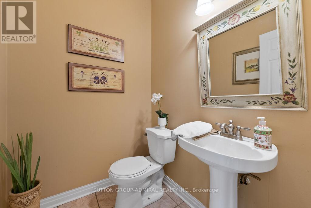 5948 Chercover Court, Burlington, Ontario  L7L 6T2 - Photo 10 - W13109758