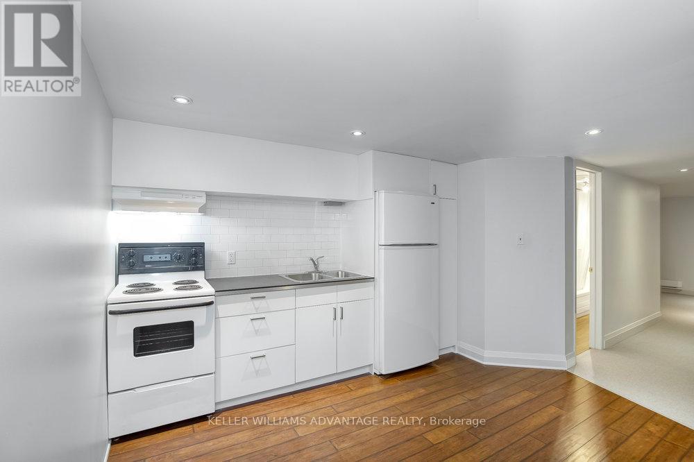 Lower - 325 Perth Avenue, Toronto, Ontario  M6P 3X9 - Photo 10 - W13109828