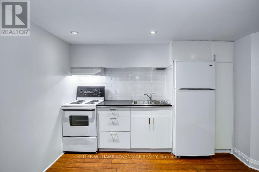 Lower - 325 Perth Avenue, Toronto, Ontario  M6P 3X9 - Photo 11 - W13109828