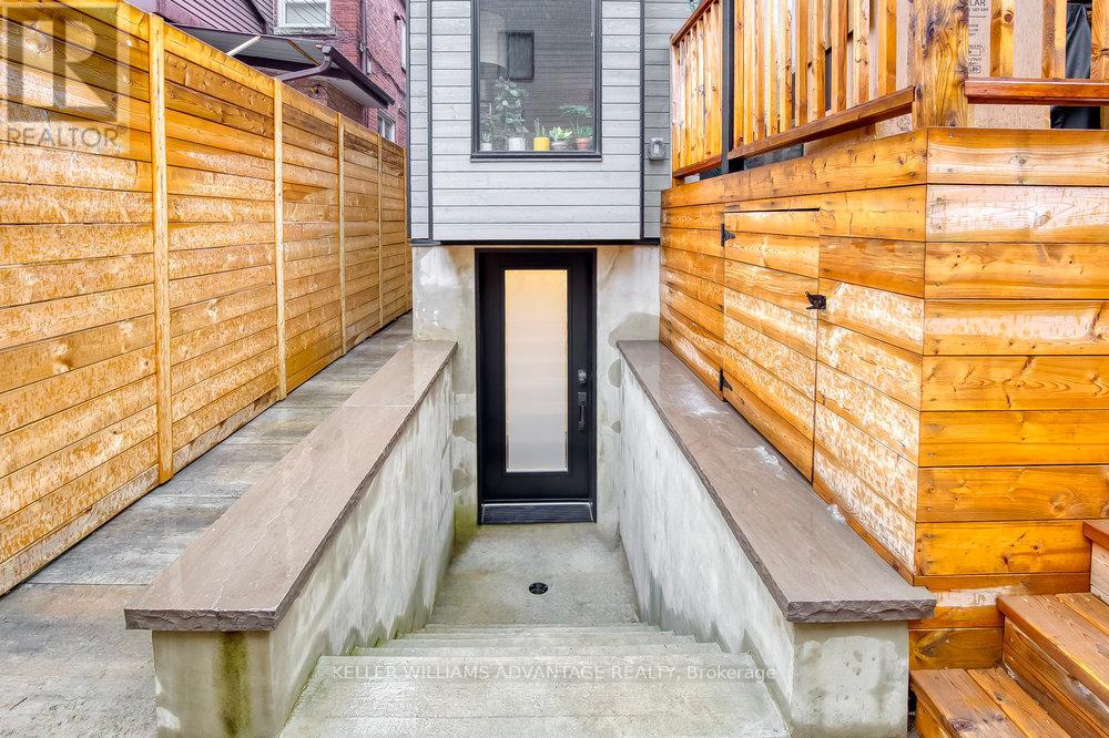 Lower - 325 Perth Avenue, Toronto, Ontario  M6P 3X9 - Photo 4 - W13109828