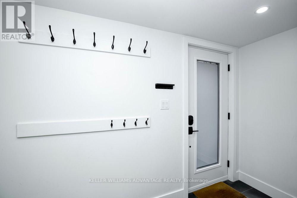 Lower - 325 Perth Avenue, Toronto, Ontario  M6P 3X9 - Photo 6 - W13109828