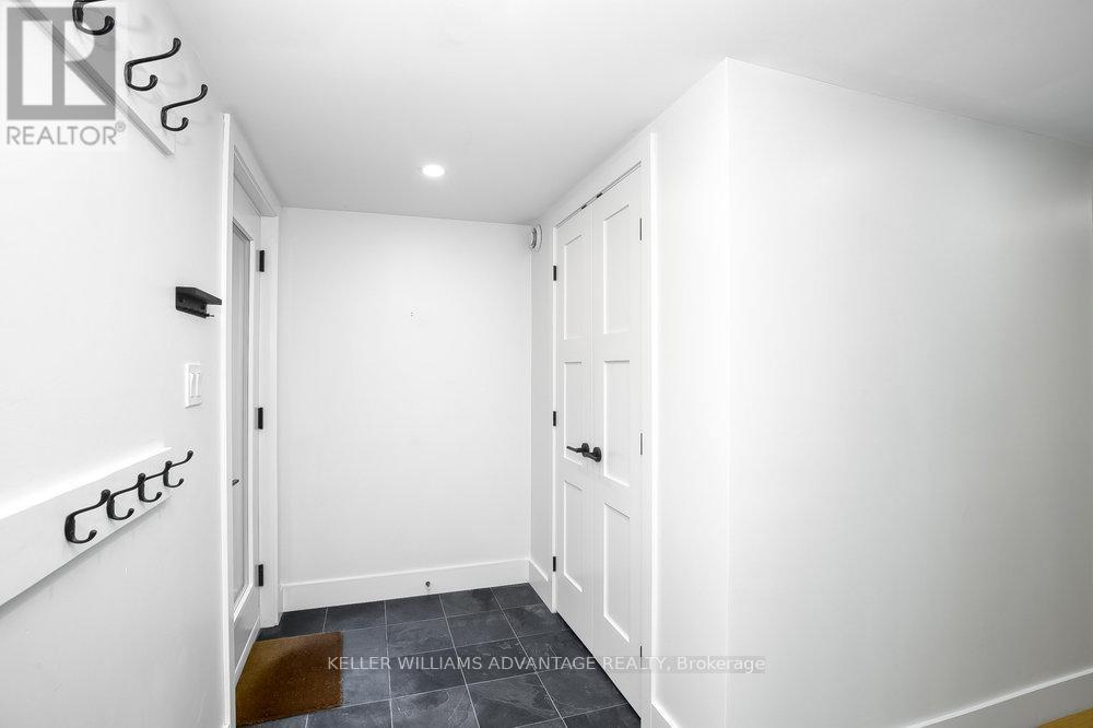 Lower - 325 Perth Avenue, Toronto, Ontario  M6P 3X9 - Photo 7 - W13109828
