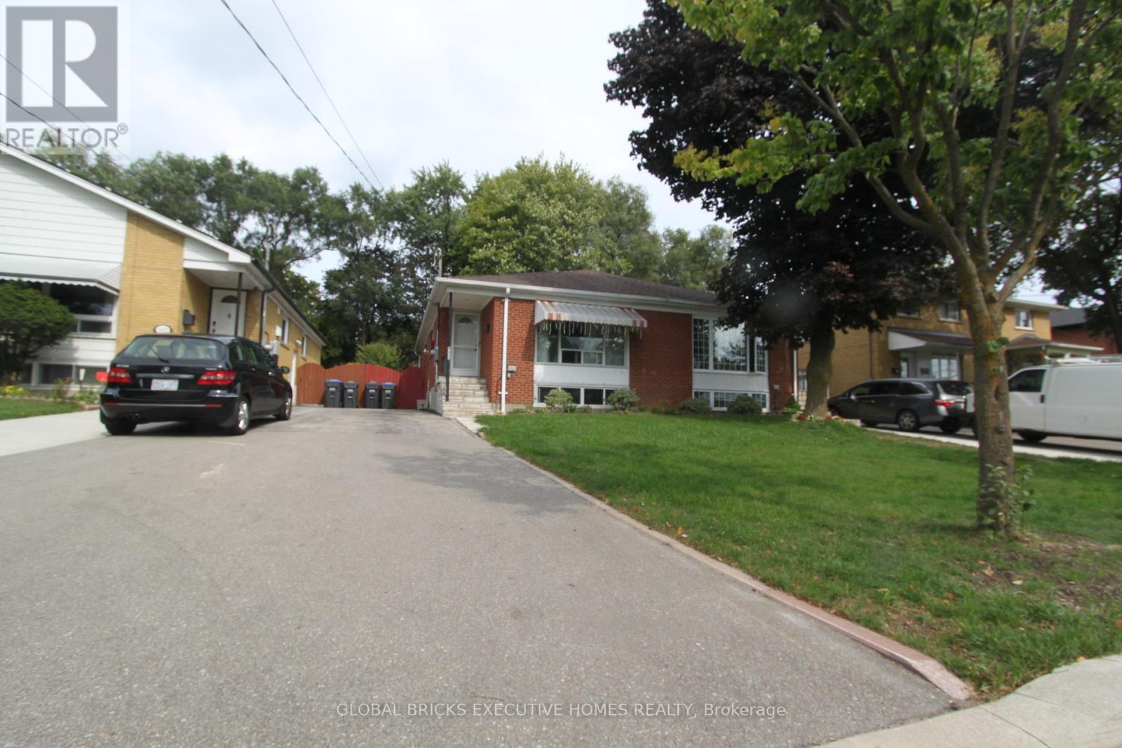 3653 Anniversary (Lower) Road, Mississauga, Ontario  L5C 2G2 - Photo 1 - W13109840