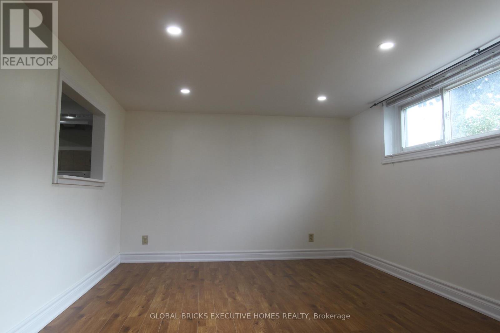 3653 Anniversary (Lower) Road, Mississauga, Ontario  L5C 2G2 - Photo 3 - W13109840