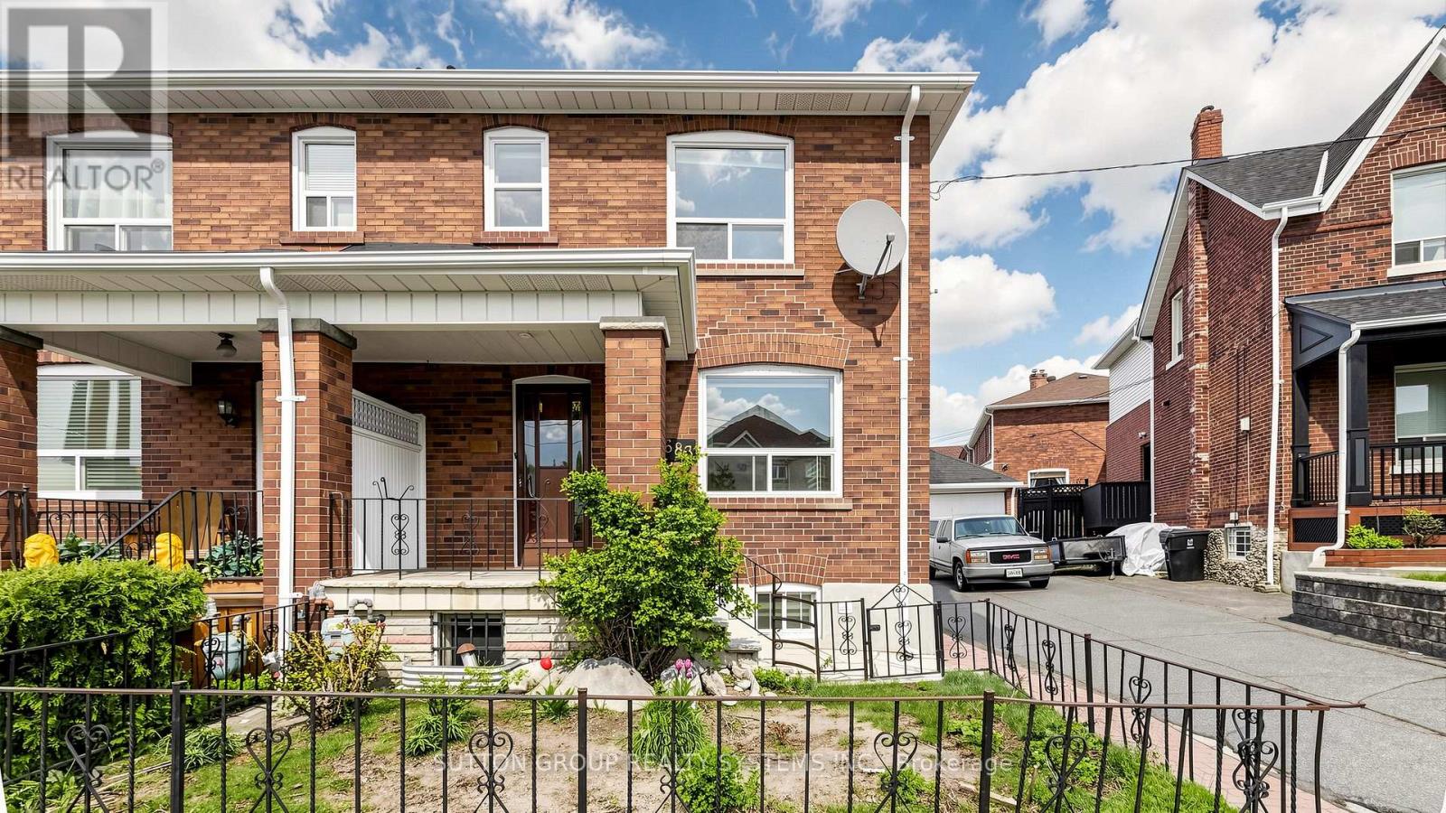 683 OLD WESTON ROAD, Toronto, Ontario