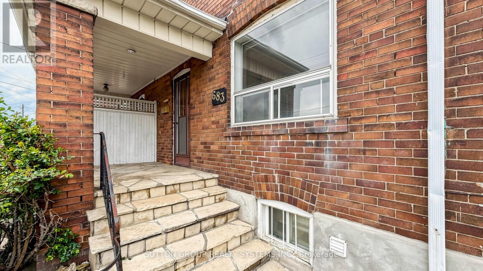 683 Old Weston Road, Toronto, Ontario  M6N 3B6 - Photo 3 - W13109864