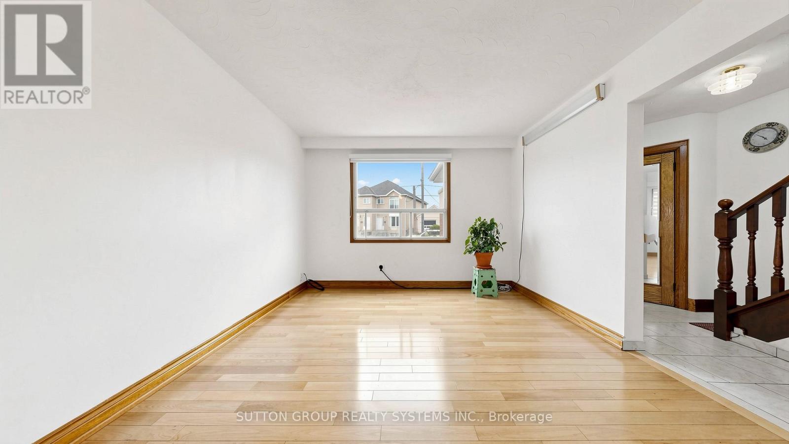 683 Old Weston Road, Toronto, Ontario  M6N 3B6 - Photo 5 - W13109864