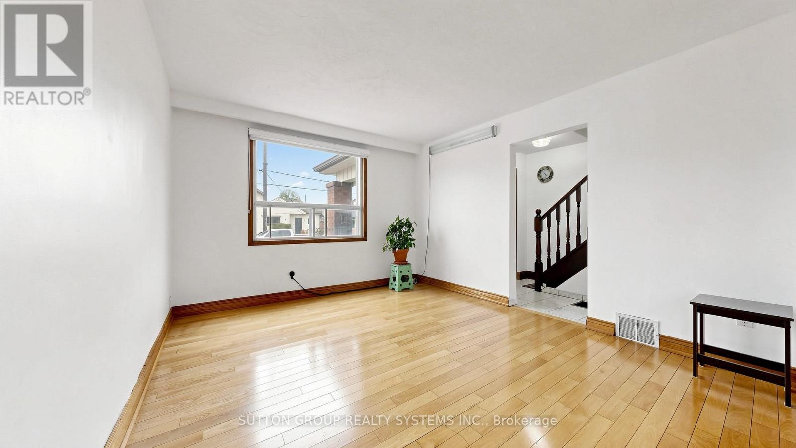 683 Old Weston Road, Toronto, Ontario  M6N 3B6 - Photo 6 - W13109864