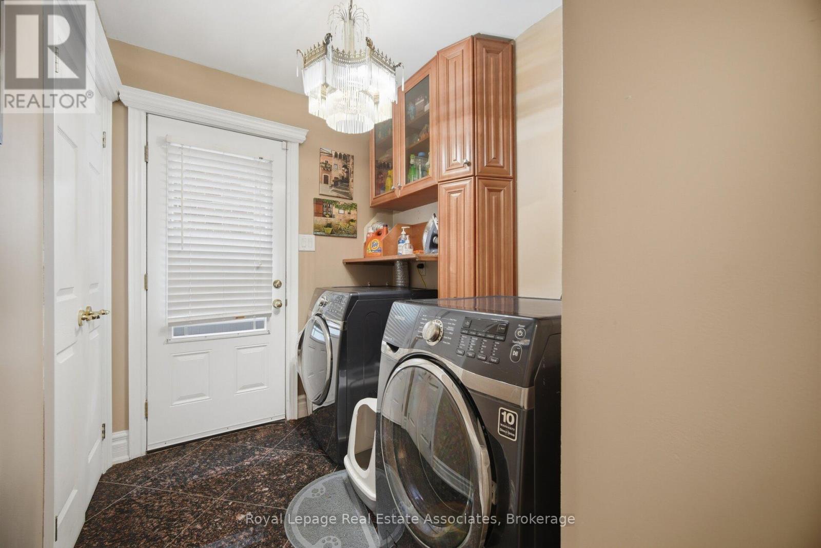 1311 Underwood Drive, Mississauga, Ontario  L4W 3M9 - Photo 28 - W13109896
