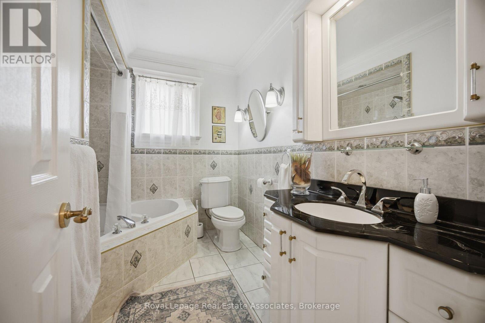 1311 Underwood Drive, Mississauga, Ontario  L4W 3M9 - Photo 38 - W13109896